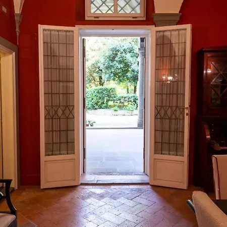 Luxury Frescoed In The Center Apartment *