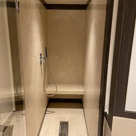 Luxury Frescoed In The Center Apartment *