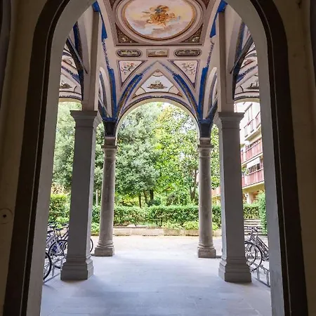 Luxury Frescoed In The Center *