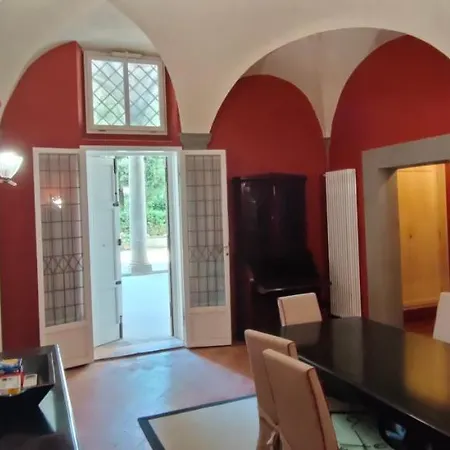 Luxury Frescoed In The Center